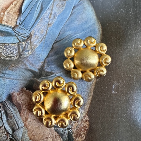 Givenchy Petite 3/4” Gold tone Clip-on Earrings - Picture 5 of 5